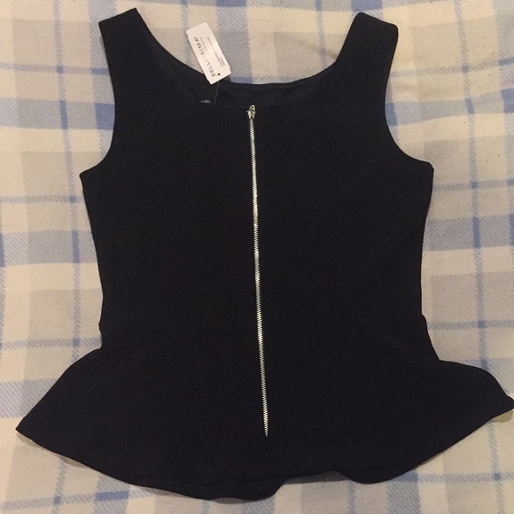 Frank Lyman design top - Picture 2 of 4